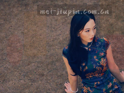 柱状图表示八个分区数量，色彩各异
